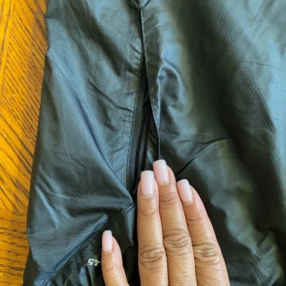 Nike Storm Women's Navy Windbreaker - Picture 7 of 8